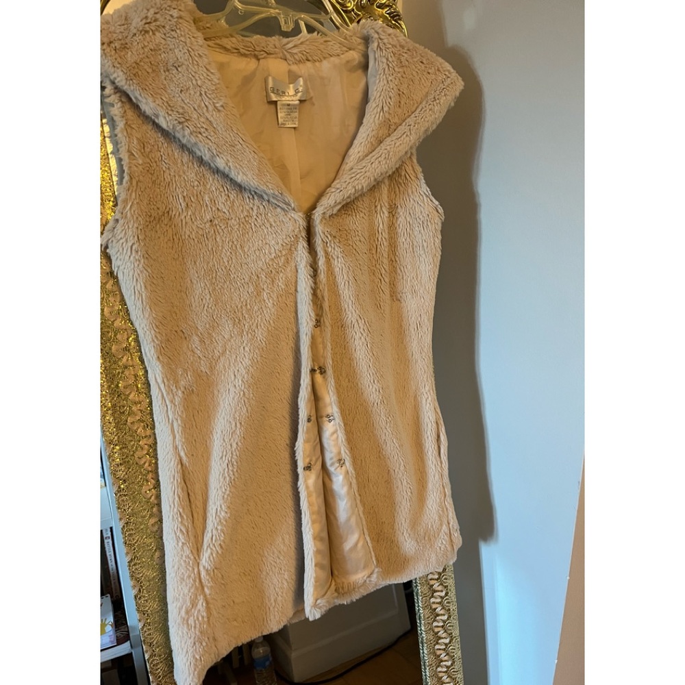 Geri C. Medium Faux Fur Top